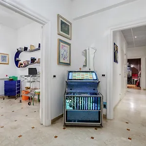 Holiday Jeans Apartament